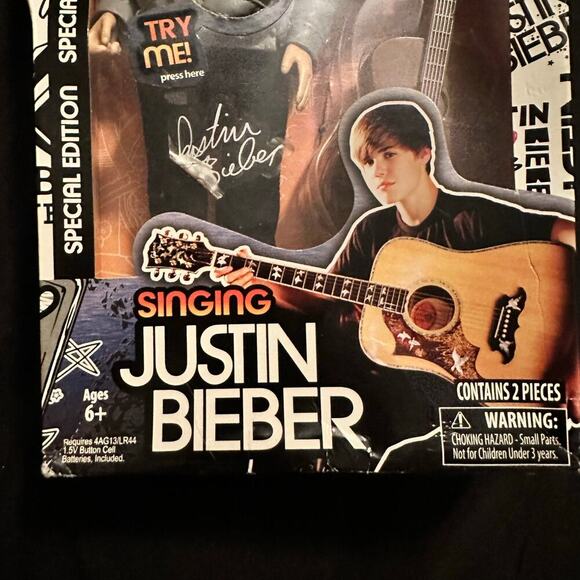 JUSTIN BIEBER 2011 Doll Toy R Us Performance Collection Vintage Collector - Picture 2 of 9